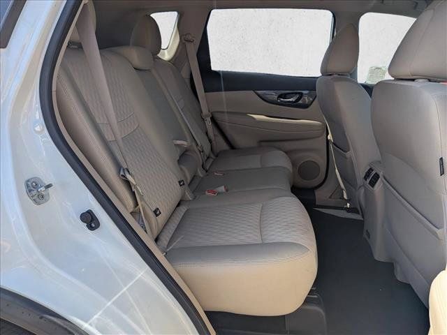 Used 2020 Nissan Rogue SV FWD image 18