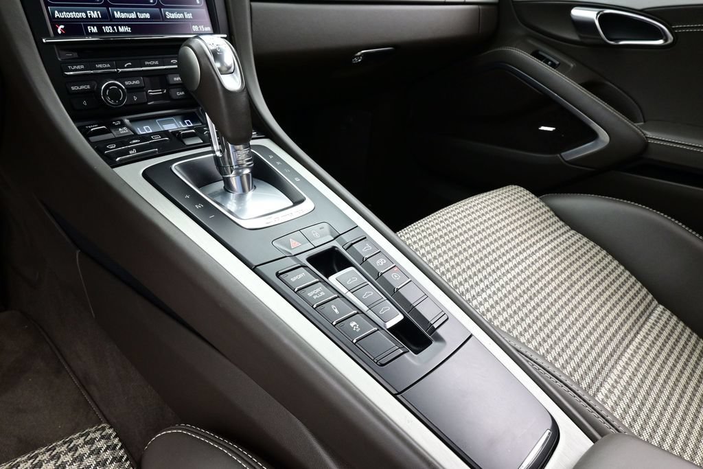 Certified 2014 Porsche 911 50th Anniversary Edition RWD image 11
