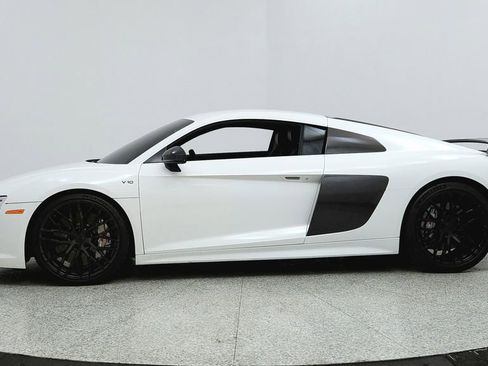 Used 2017 Audi R8 V10 plus AWD/4WD image 2