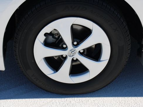 Used 2013 Toyota Prius Two image 9