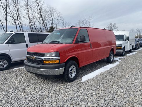 New 2025 Chevrolet Express 2500 Extended w/ Driver Convenience Package image 4