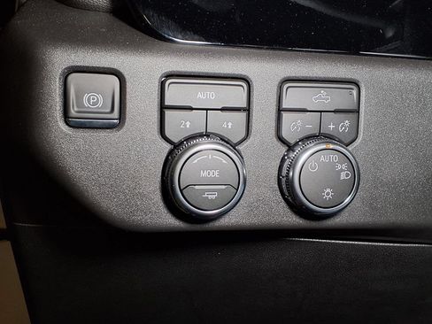 Used 2026 GMC Sierra 1500 SLE AWD/4WD image 17