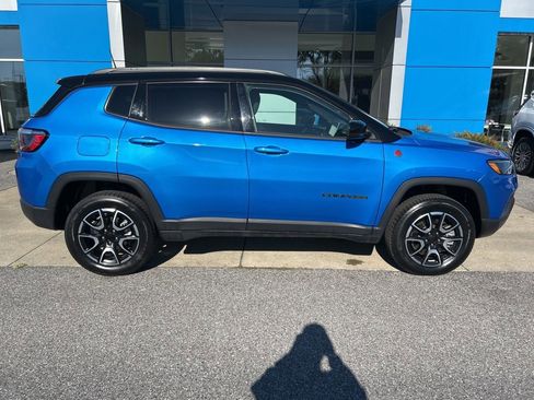 Used 2024 Jeep Compass Trailhawk w/ Trailhawk Convenience Group image 2