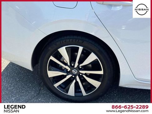 Used 2023 Nissan Sentra SV w/ SV Premium Package FWD image 9