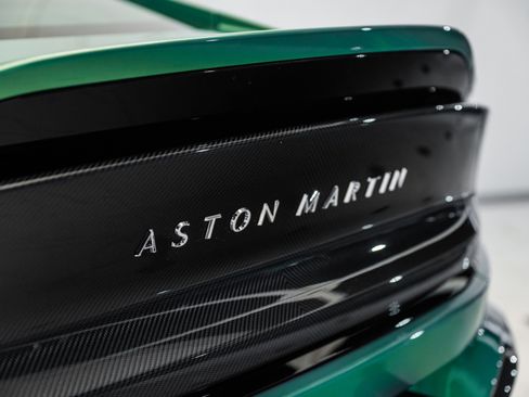 Used 2025 Aston Martin Vanquish Coupe image 8