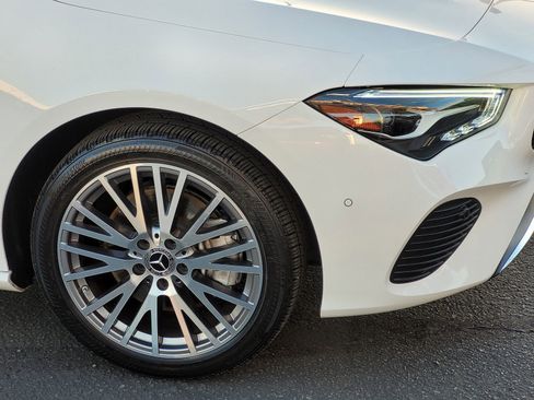Used 2025 Mercedes-Benz CLA 250 4MATIC image 10