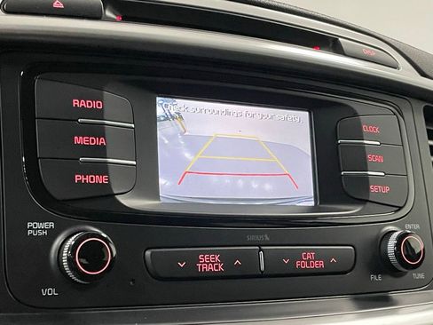 Used 2016 Kia Sorento LX image 18