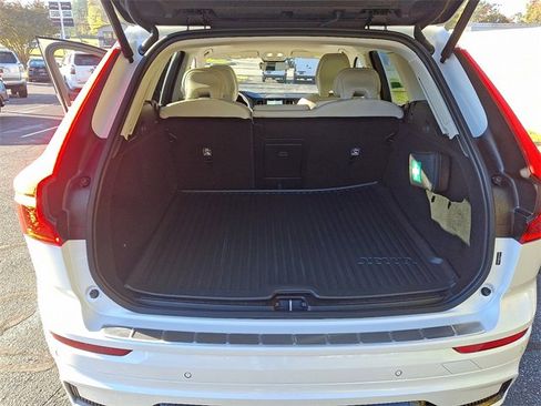 Used 2025 Volvo XC60 B5 Core image 29