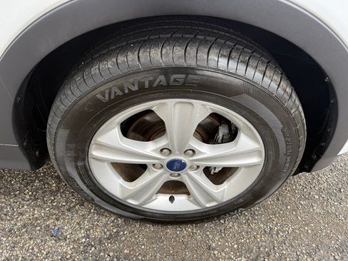 Used 2016 Ford Escape SE w/ Equipment Group 201A FWD image 7