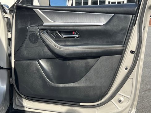Used 2024 MAZDA CX-90 3.3 Turbo w/ Preferred Package image 9