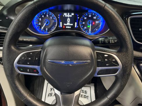 Used 2020 Chrysler Voyager Lxi FWD image 22