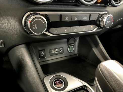 Certified 2025 Nissan Sentra SV image 25