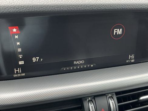 Used 2018 Alfa Romeo Stelvio Ti Sport image 32