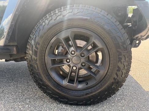 Used 2018 Jeep Wrangler Unlimited Sport AWD/4WD image 17