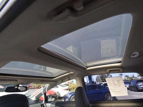 Used 2012 Toyota Prius V Five FWD image 21