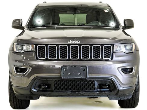 Used 2021 Jeep Grand Cherokee Laredo AWD/4WD image 2
