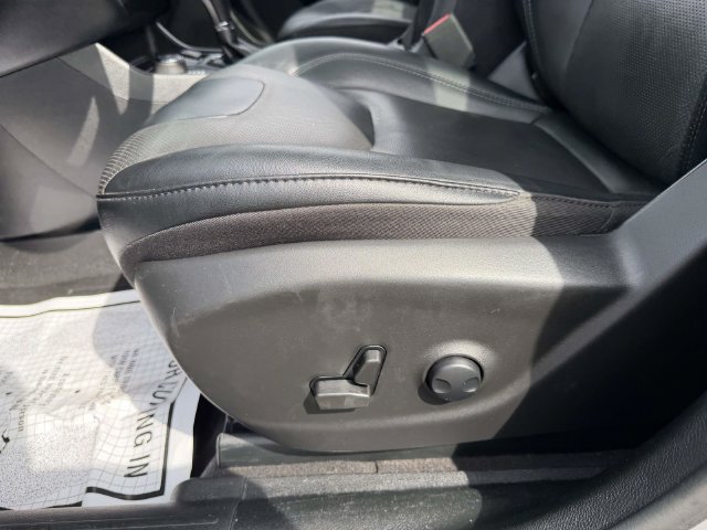 Used 2022 Jeep Cherokee Limited AWD/4WD image 16