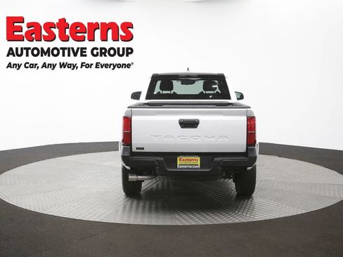 Used 2025 Toyota Tacoma 2WD Xtracab image 32