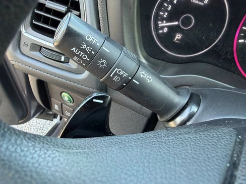 Used 2018 Honda HR-V EX image 36