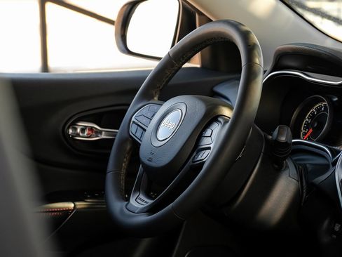 Used 2022 Jeep Cherokee Trailhawk w/ Premium Leather Package image 24