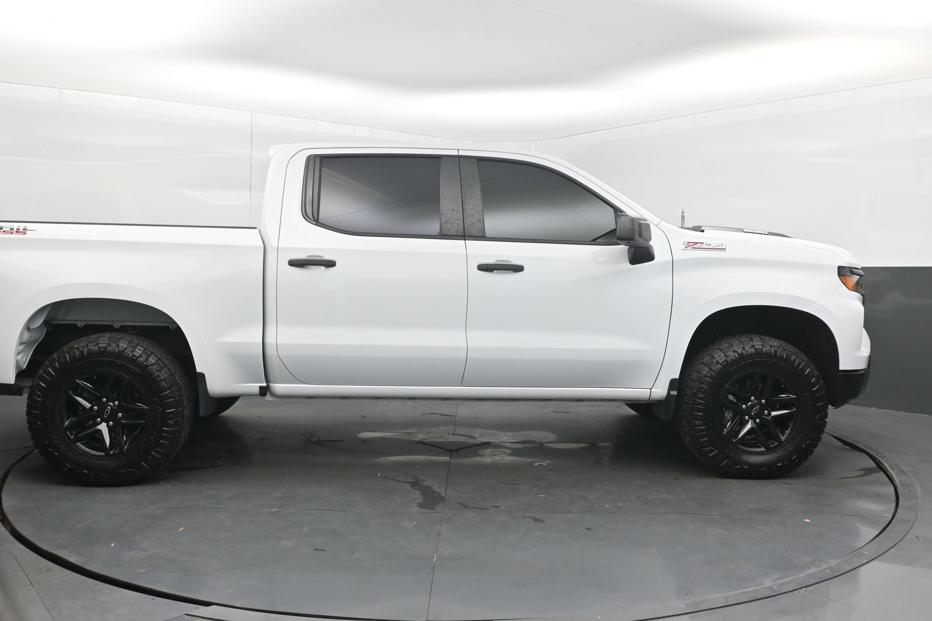 Used 2022 Chevrolet Silverado 1500 Custom Trail Boss w/ LPO, Dark Essentials Package AWD/4WD image 10