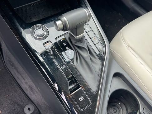 Certified 2024 Kia Niro EX image 22