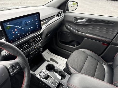 Certified 2023 Ford Escape ST-Line Elite AWD/4WD image 28