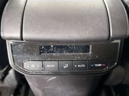 Used 2024 Toyota Highlander LE image 35