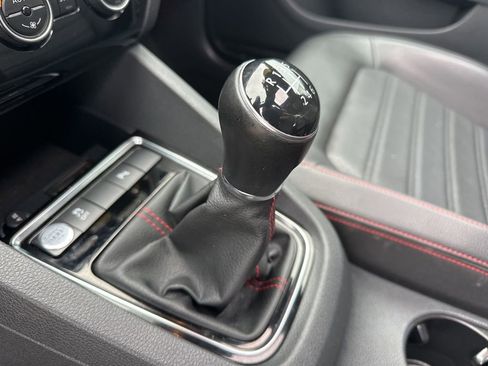 Used 2017 Volkswagen Jetta GLI image 32