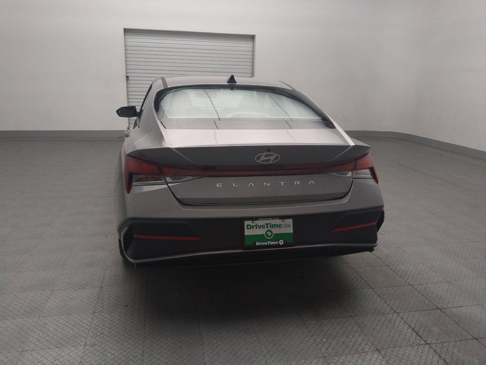 Used 2024 Hyundai Elantra SEL FWD image 6