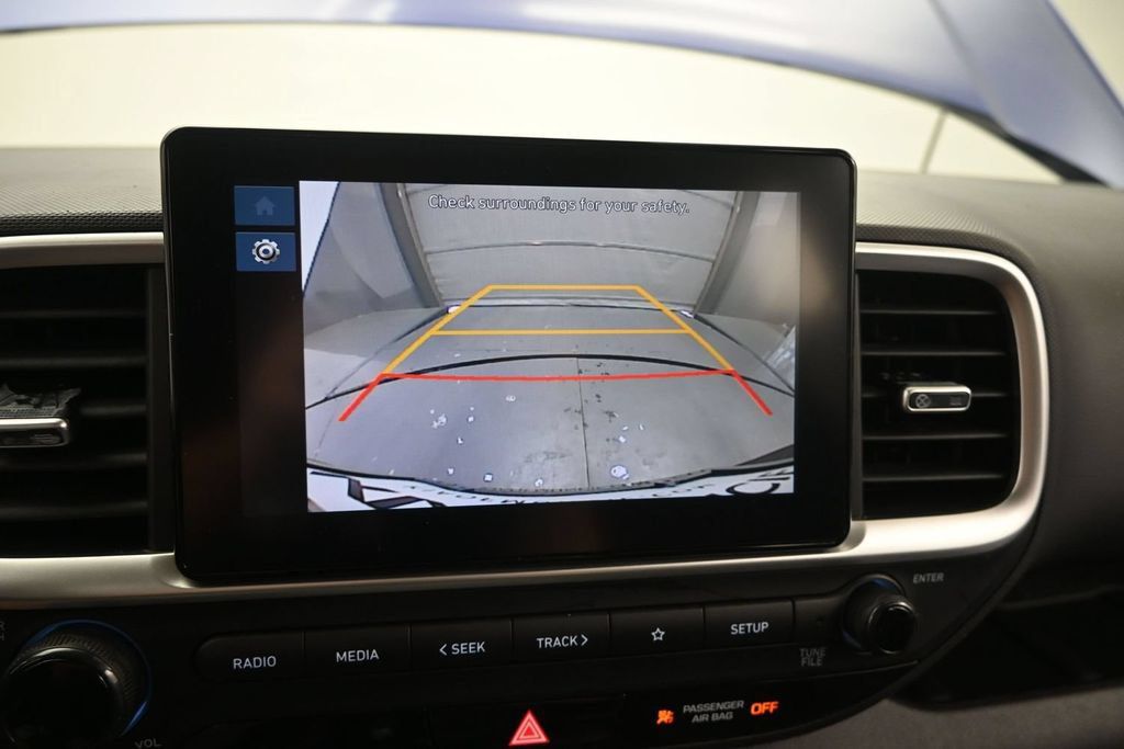 Used 2024 Hyundai Venue SEL FWD image 26