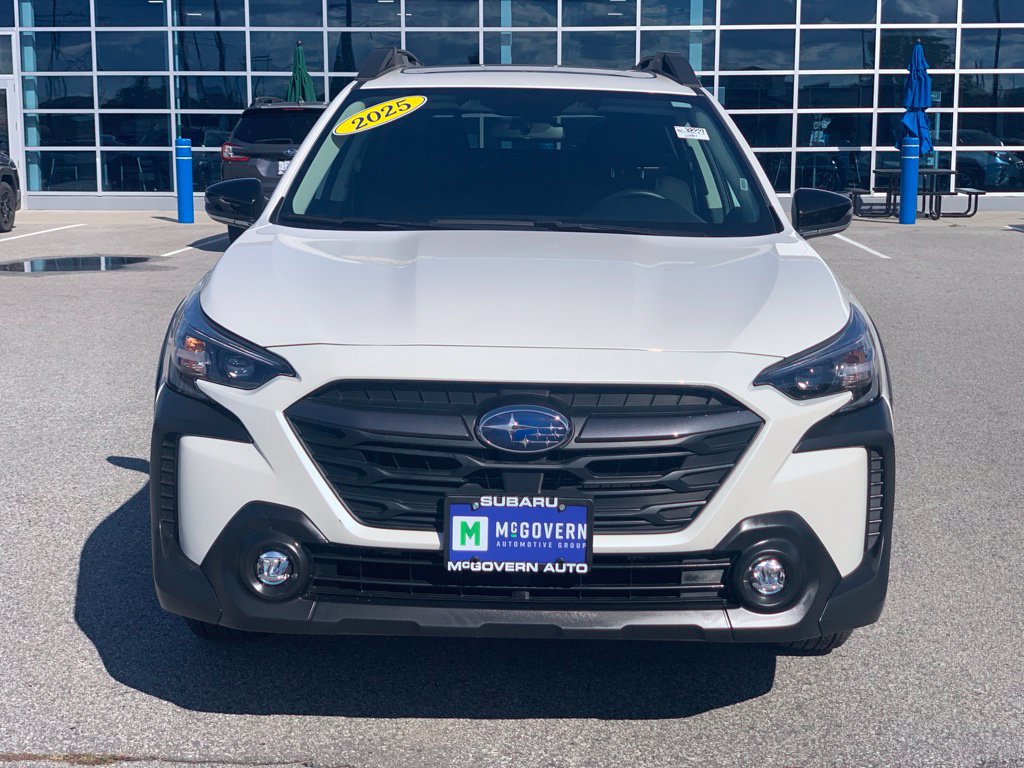 Used 2025 Subaru Outback Premium AWD/4WD image 3