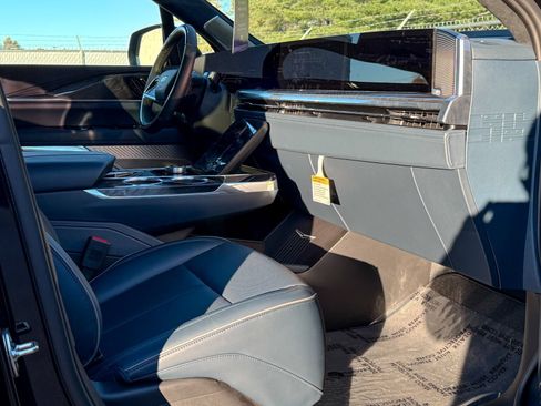 New 2025 Cadillac Escalade IQ Sport 2 AWD/4WD image 10