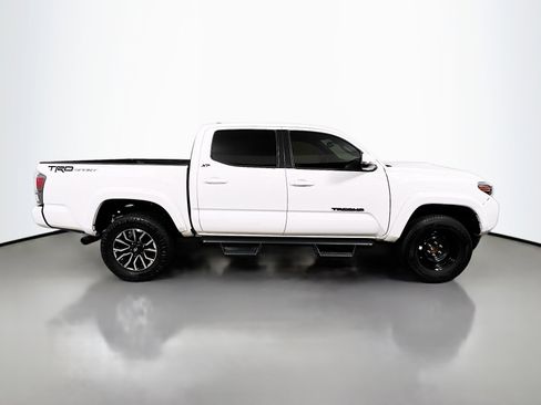 Used 2023 Toyota Tacoma TRD Sport image 3