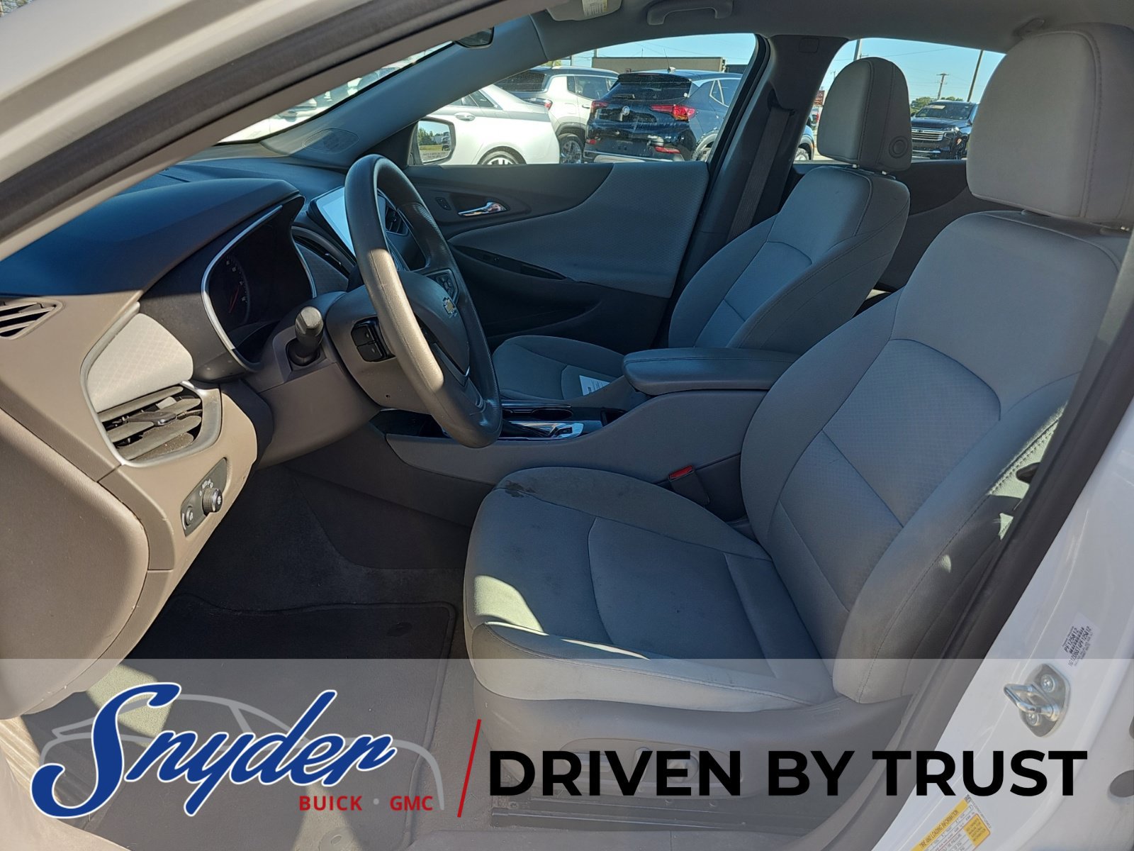Used 2023 Chevrolet Malibu LT FWD image 9