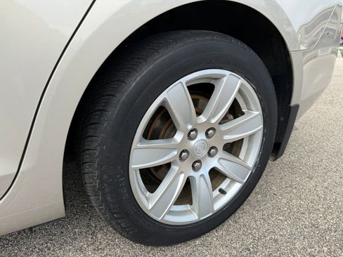 Used 2010 Buick LaCrosse CXL image 11