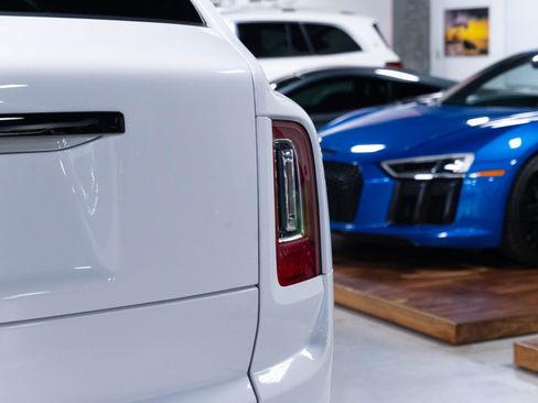Used 2021 Rolls-Royce Cullinan Black Badge AWD/4WD image 88