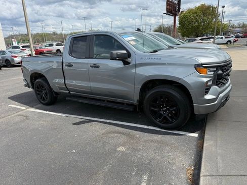 Used 2023 Chevrolet Silverado 1500 Custom image 1