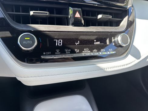 Used 2024 Toyota Corolla SE image 19