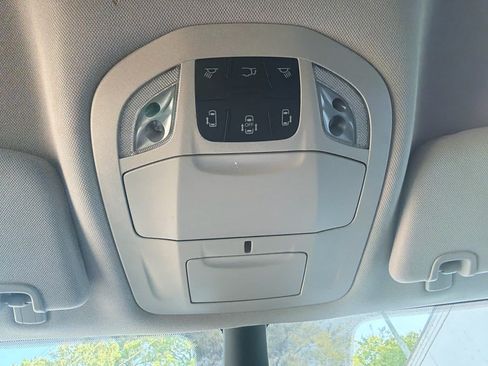 Used 2024 Chrysler Pacifica Touring-L FWD image 30