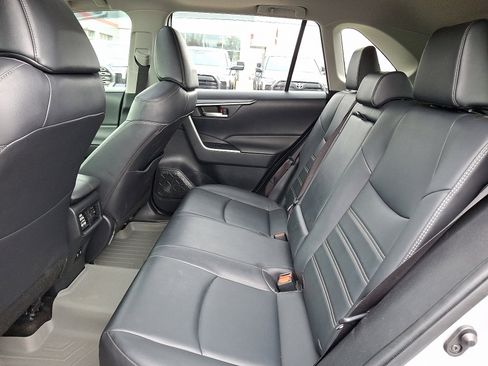 Certified 2020 Toyota RAV4 XLE Premium image 10