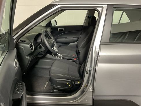 New 2025 Hyundai Venue SEL image 21