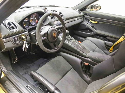 Certified 2024 Porsche 718 Cayman GT4 RS RWD image 4