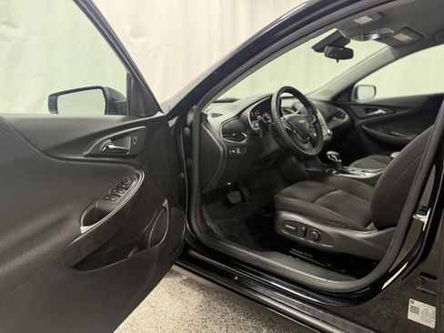 Used 2024 Chevrolet Malibu RS FWD image 11