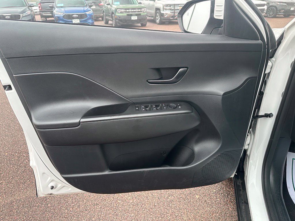 Used 2025 Hyundai Kona SEL AWD/4WD image 12
