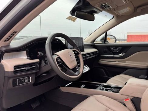 Used 2024 Lincoln Corsair AWD image 8