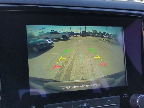 Used 2022 Nissan Frontier SV image 19