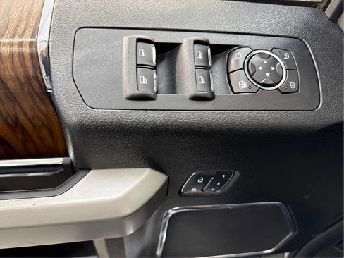 Used 2018 Ford F150 Lariat w/ Equipment Group 502A Luxury AWD/4WD image 41