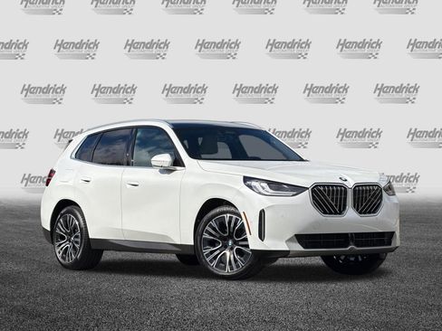 Used 2025 BMW X3 xDrive30i w/ Convenience Package image 2