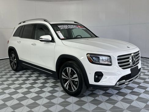 Used 2025 Mercedes-Benz GLB 250 image 2